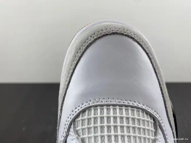 SB Nike DR5415-100 x Air Jordan 4 0511